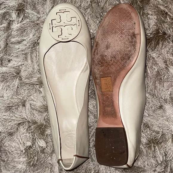 Two pairs of Tory Burch Ballet Flats. Dusted Pink and Cream. - Picture 9 of 10